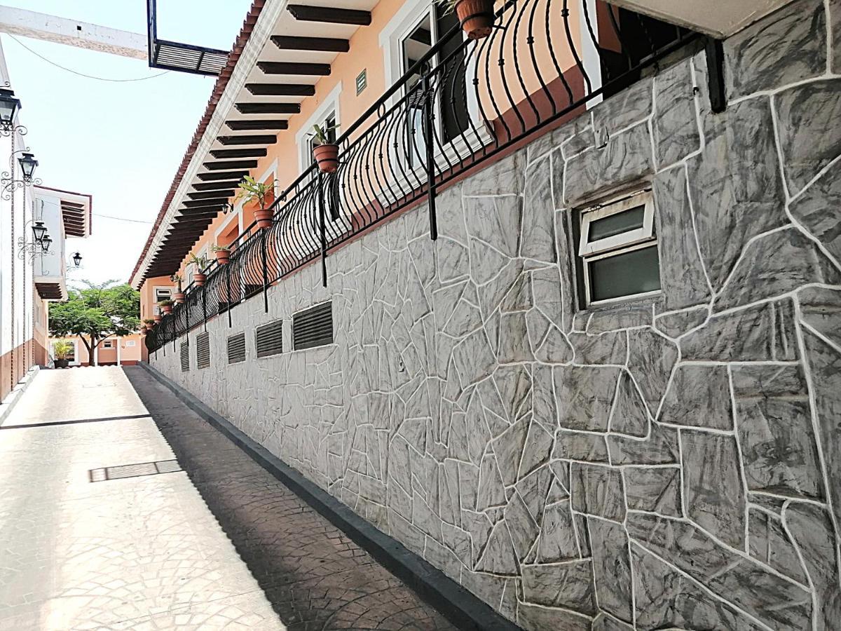 Hotel Aquiles Guadalajara Kültér fotó