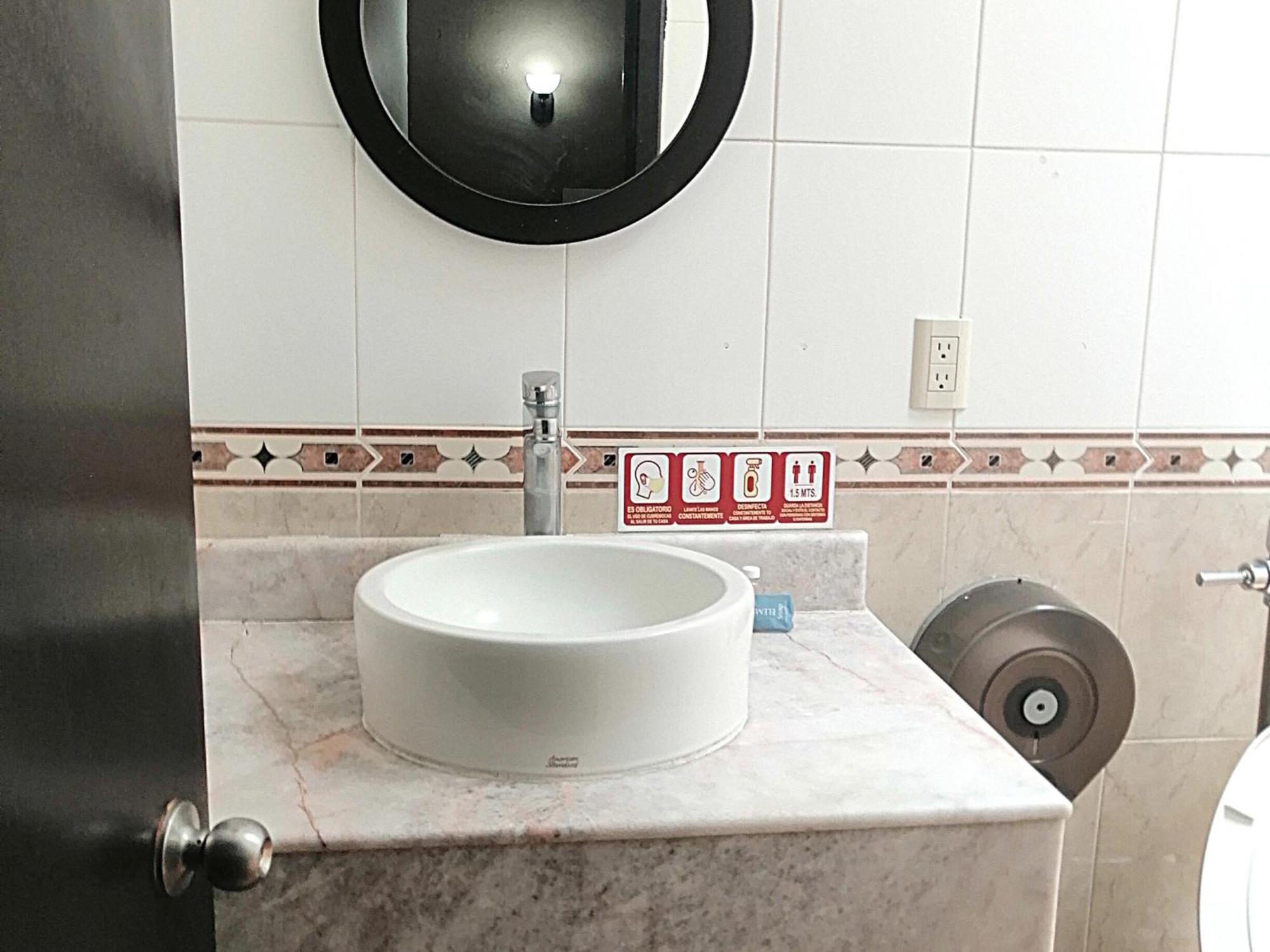 Hotel Aquiles Guadalajara Szoba fotó