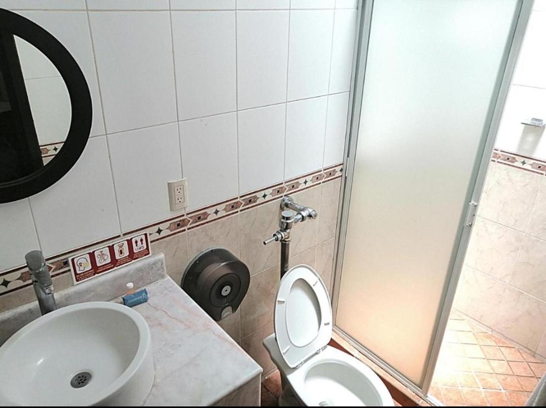 Hotel Aquiles Guadalajara Szoba fotó